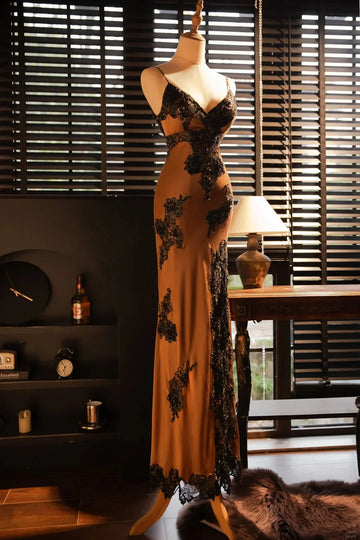 Sexy V Neck Lace Vintage Evening Dresses Sleeveless Long Party Gowns HZ1023